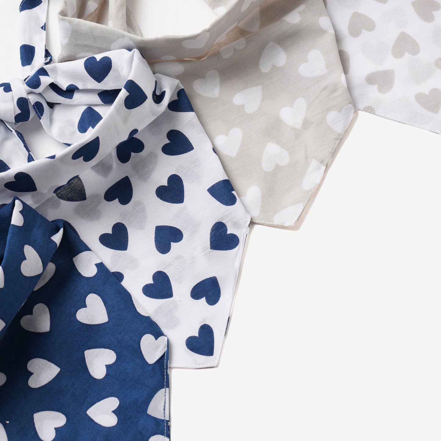 4 dog heart print bandanas navy blue and white and beige and white